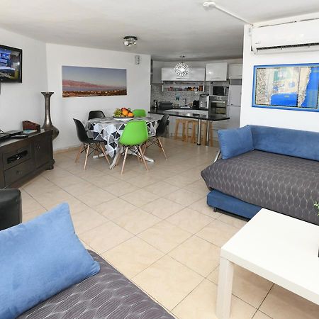 Avi'S Suites Eilat Exterior photo
