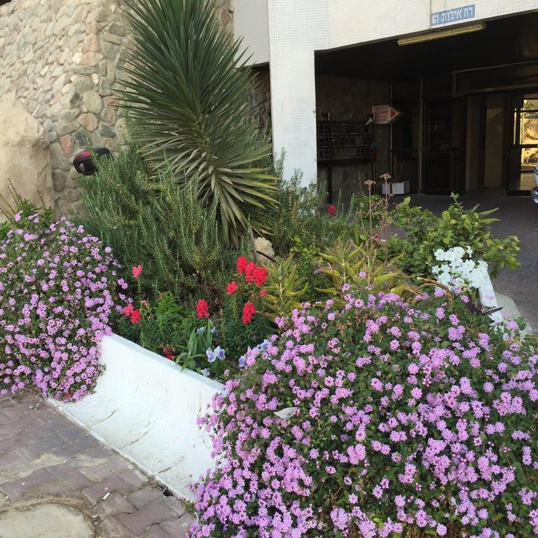 Avi'S Suites Eilat Exterior photo