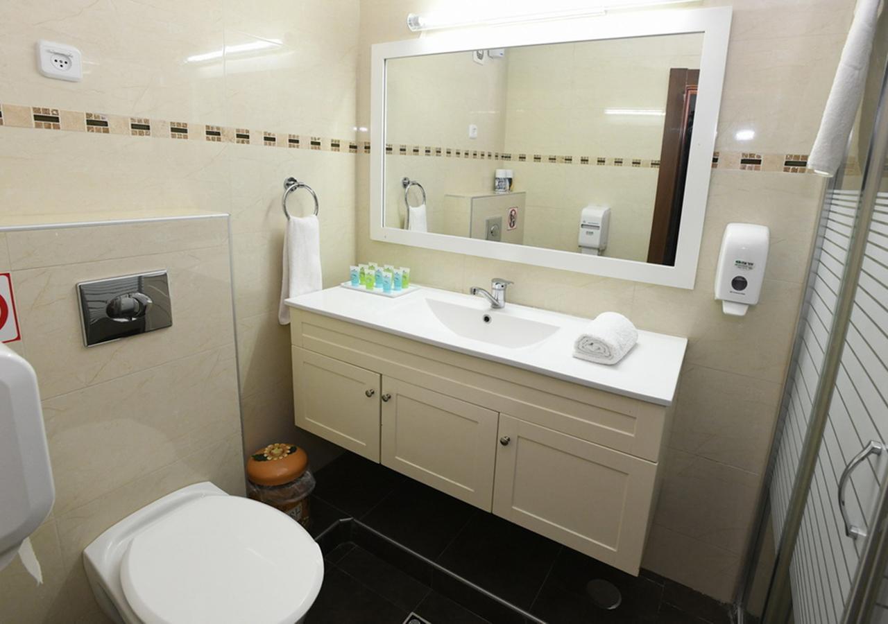 Avi'S Suites Eilat Exterior photo
